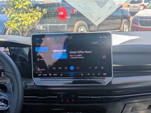 Used 2025 Volkswagen Golf R Black Edition image 18