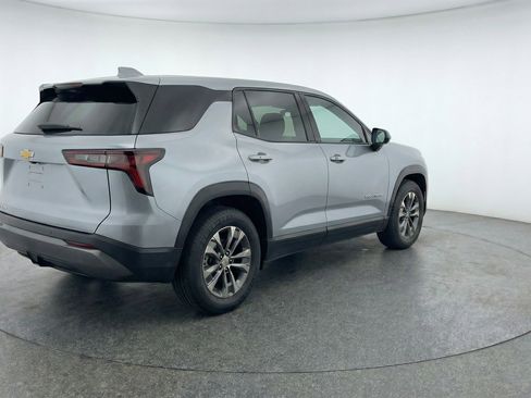 Used 2025 Chevrolet Equinox LT FWD image 9