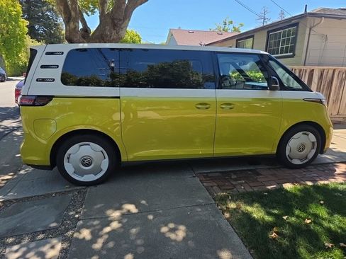 Used 2025 Volkswagen ID. Buzz 1st Edition AWD/4WD image 4