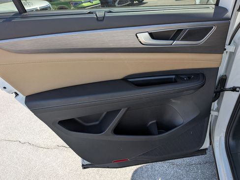 Used 2025 Volkswagen Atlas Cross Sport SE image 26