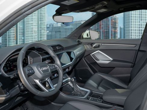 Used 2025 Audi Q3 2.0T Premium image 15