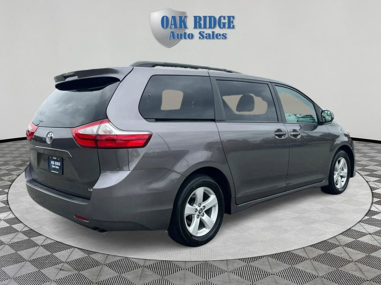 Used 2019 Toyota Sienna LE FWD image 5