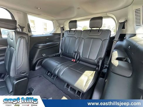 Used 2022 Jeep Grand Cherokee L Limited AWD/4WD image 22