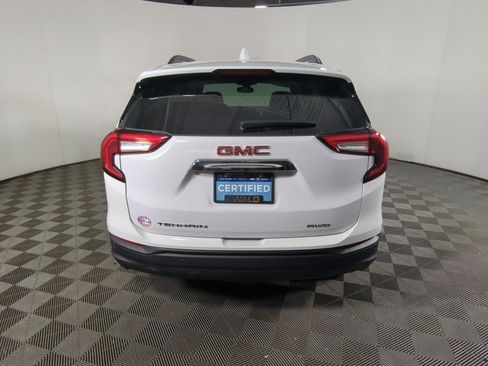 Used 2023 GMC Terrain SLE w/ Driver Convenience Package image 5