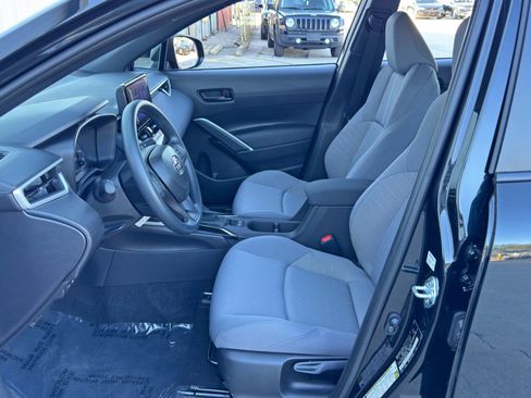 Used 2025 Toyota Corolla Cross AWD Hybrid image 14