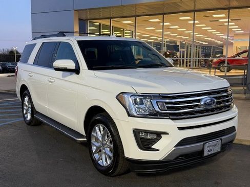 Certified 2021 Ford Expedition XLT image 3