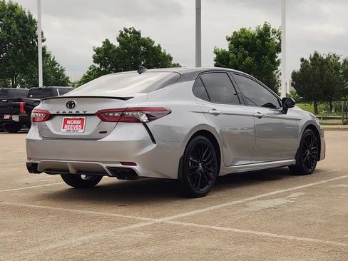 Used 2023 Toyota Camry XSE FWD image 3