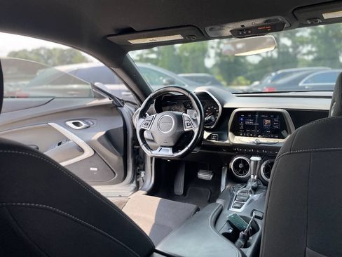Used 2021 Chevrolet Camaro LT w/ Technology Package RWD image 26