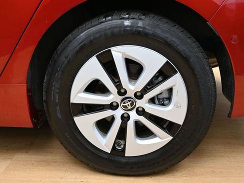 Used 2018 Toyota Prius Two w/ Prius Two Safety Plus Package FWD image 12