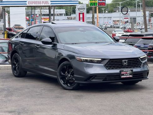 Used 2025 Honda Accord SE image 10