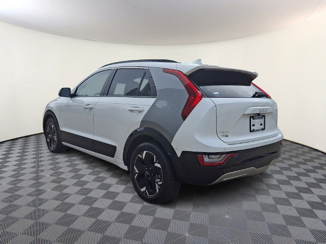 Certified 2023 Kia Niro Wave w/ Wave Preserve Package FWD image 5