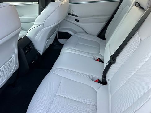 Used 2025 Jeep Wagoneer S Limited image 13