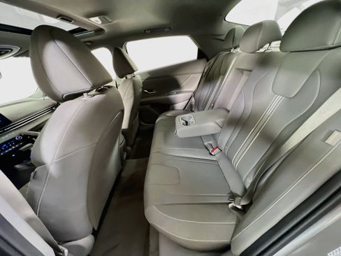 Used 2024 Hyundai Elantra SEL w/ Convenience Package FWD image 25