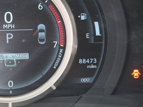 Used 2016 Lexus RC 200t RWD image 20