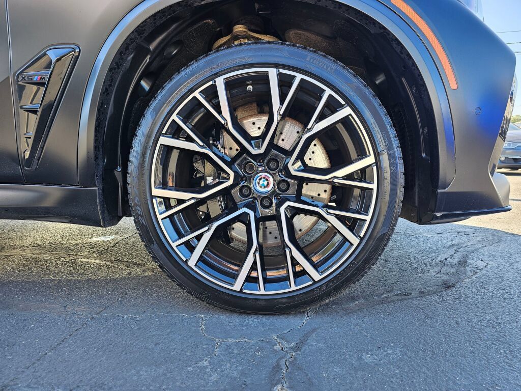Used 2022 BMW X5 M AWD/4WD image 9
