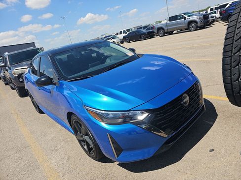 Used 2024 Nissan Sentra SR w/ SR Premium Package image 2