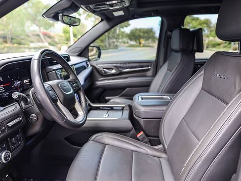 Used 2024 GMC Yukon XL Denali w/ Advanced Technology Package AWD/4WD image 27