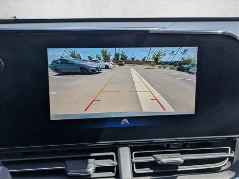 Used 2025 Chevrolet Trax LT FWD image 18