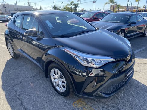 Used 2021 Toyota C-HR LE image 6