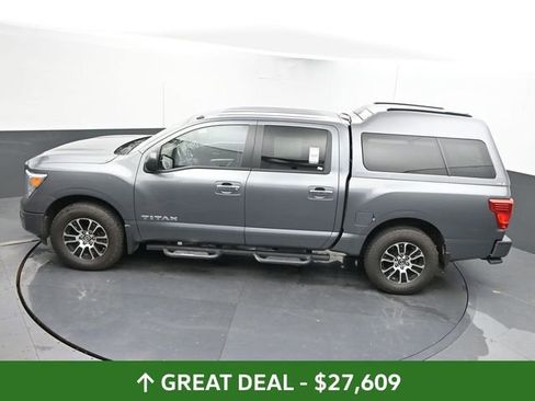 Used 2021 Nissan Titan SV w/ SV Convenience Package image 45