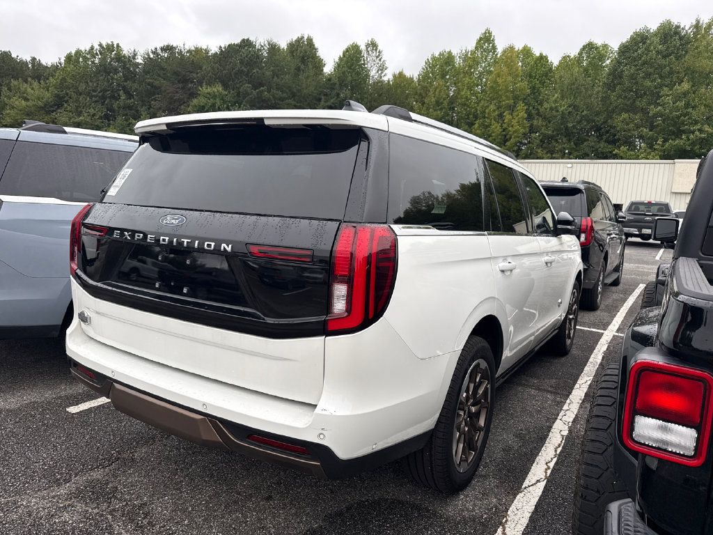 Used 2025 Ford Expedition King Ranch AWD/4WD image 17