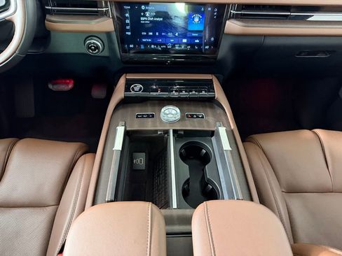 Used 2025 Lincoln Navigator L Reserve image 17