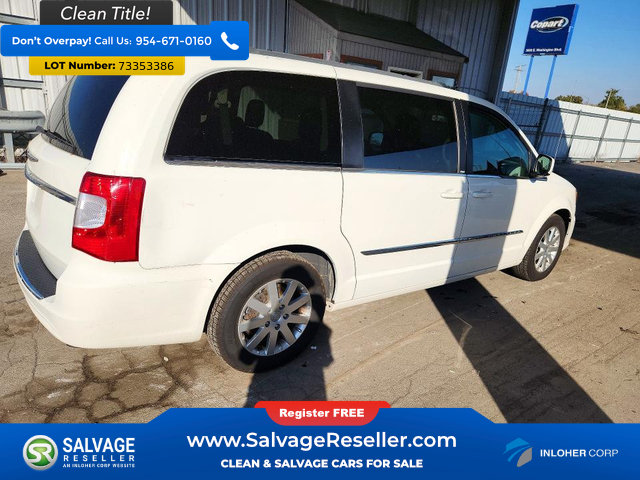 Used 2013 Chrysler Town & Country Touring FWD image 4