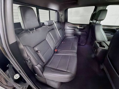 Used 2024 Chevrolet Silverado 1500 LT Trail Boss w/ LT Trail Boss Premium Package AWD/4WD image 27