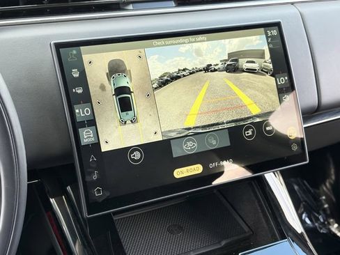 Used 2024 Land Rover Range Rover Sport Dynamic SE image 15