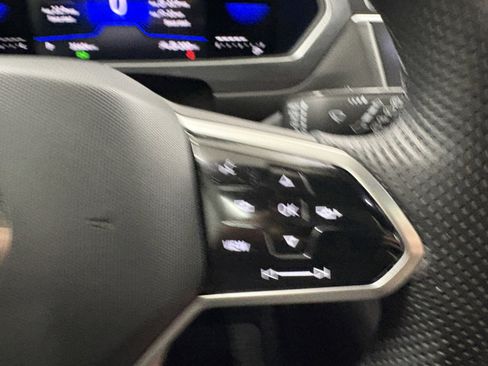 Used 2023 Volkswagen Tiguan SE R-Line image 28