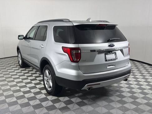 Used 2016 Ford Explorer XLT w/ Equipment Group 202A AWD/4WD image 7