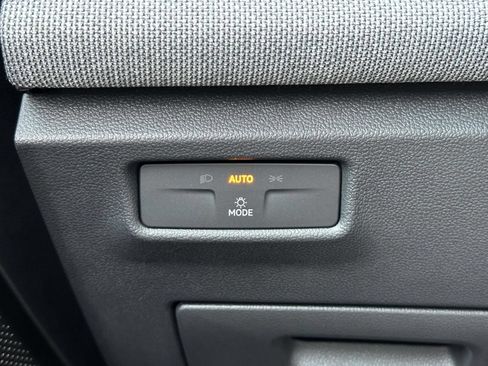 Certified 2025 Volkswagen Tiguan S FWD image 25