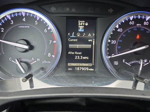 Used 2016 Toyota Highlander XLE image 16