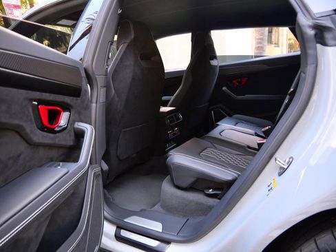 Used 2024 Lamborghini Urus Performante image 32