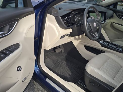 Certified 2023 Buick Envision Avenir image 4