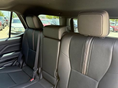 Used 2025 Toyota 4Runner Limited AWD/4WD image 30
