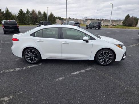 Used 2022 Toyota Corolla SE image 6