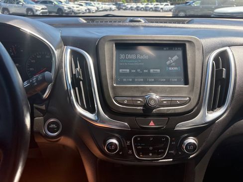 Used 2018 Chevrolet Equinox LT FWD image 9