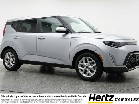 Used 2025 Kia Soul LX w/ LX Technology Package FWD image 1