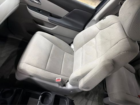 Used 2015 Honda Odyssey LX image 16