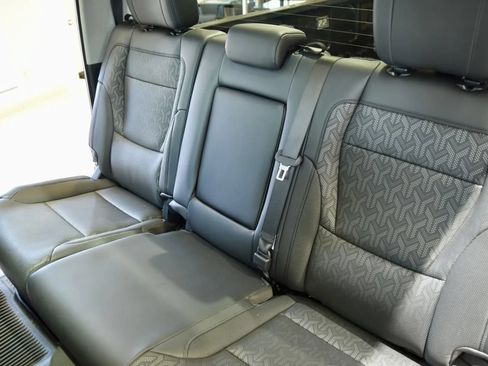 Used 2022 Toyota Tundra Limited w/ Power Package AWD/4WD image 23