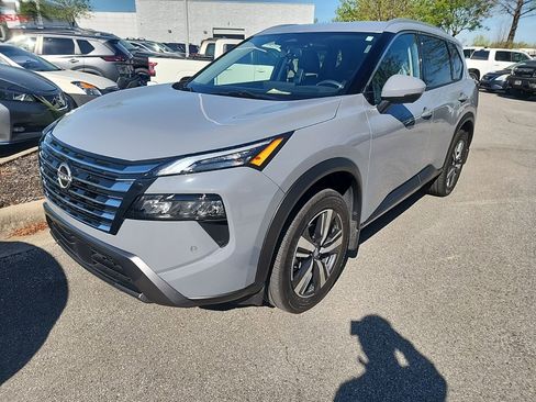 Used 2024 Nissan Rogue SL image 1