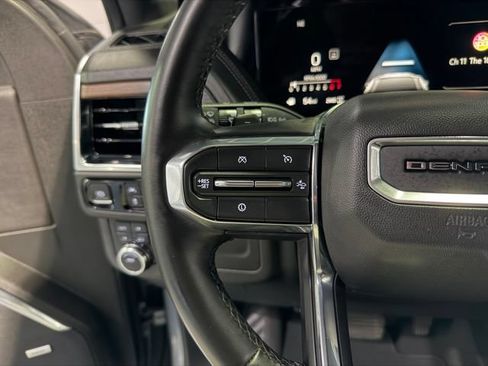Used 2025 GMC Yukon XL Denali AWD/4WD image 18