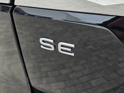 New 2026 Volkswagen Atlas SE image 12