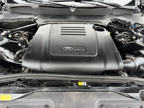 Used 2024 Land Rover Discovery S AWD/4WD image 33