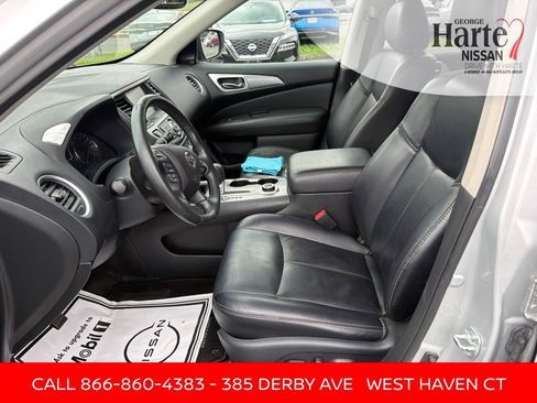 Used 2020 Nissan Pathfinder SL AWD/4WD image 11