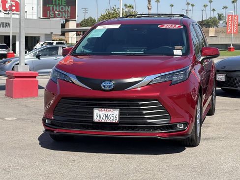 Certified 2025 Toyota Sienna XLE w/ XLE Plus Package AWD/4WD image 51