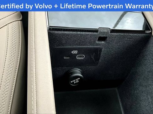 Used 2025 Volvo XC90 B6 Plus AWD/4WD image 34
