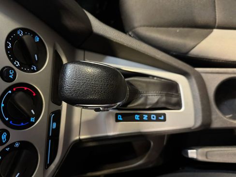 Used 2014 Ford Focus SE FWD image 19
