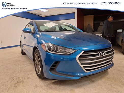 Used 2017 Hyundai Elantra SE image 6
